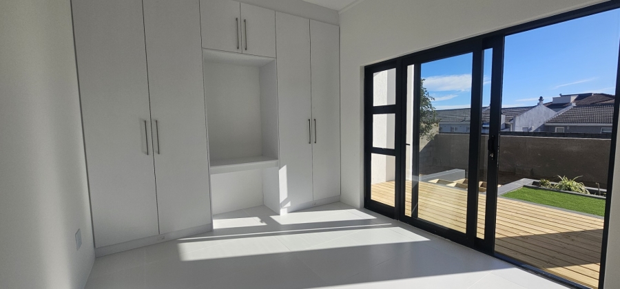 3 Bedroom Property for Sale in Myburgh Park Western Cape